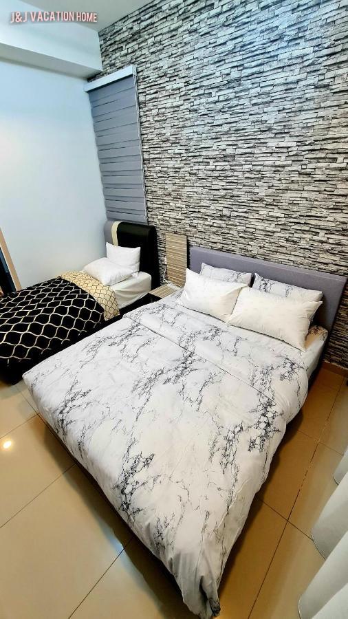 J&J Vacation Home@Novo8 Residence Kampong Tambak エクステリア 写真
