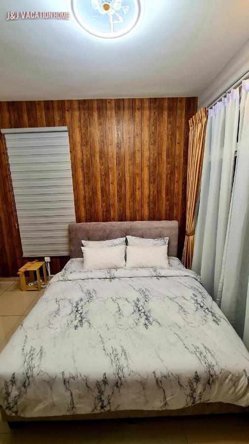 J&J Vacation Home@Novo8 Residence Kampong Tambak エクステリア 写真