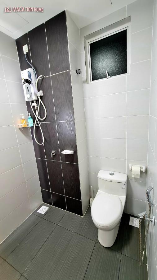 J&J Vacation Home@Novo8 Residence Kampong Tambak エクステリア 写真