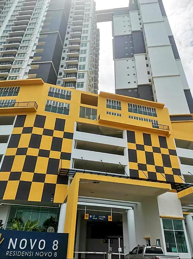 J&J Vacation Home@Novo8 Residence Kampong Tambak エクステリア 写真