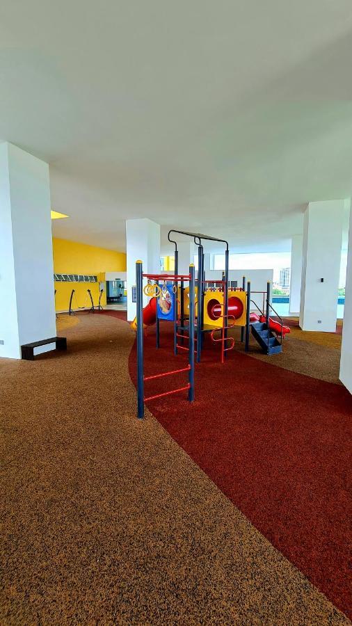 J&J Vacation Home@Novo8 Residence Kampong Tambak エクステリア 写真