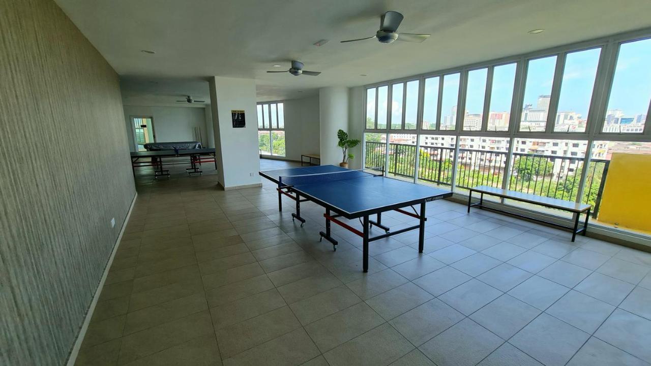 J&J Vacation Home@Novo8 Residence Kampong Tambak エクステリア 写真